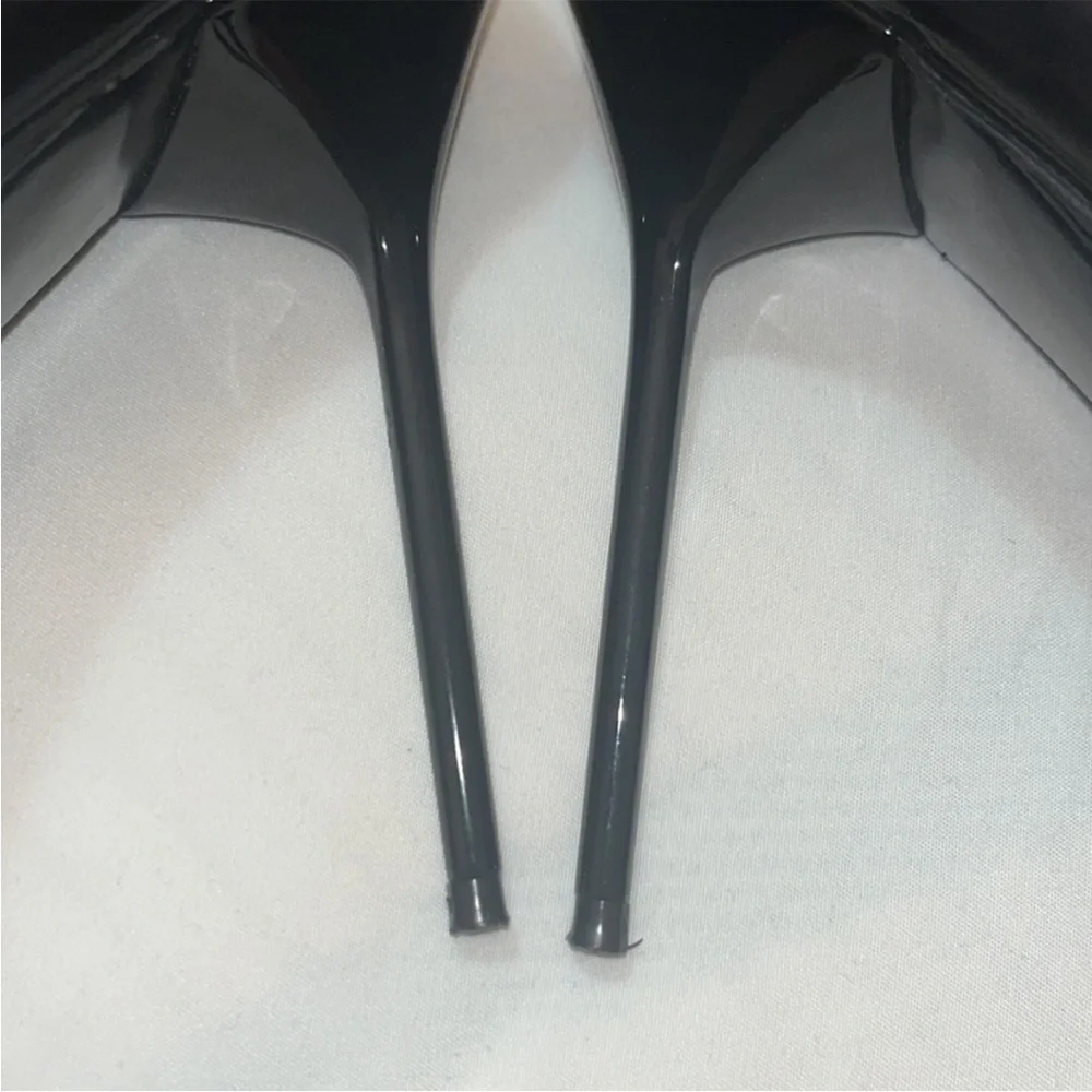 Burberry Flanagan Black Patent Leather Silver D-Ring Heeled Pumps Size 9 (39)